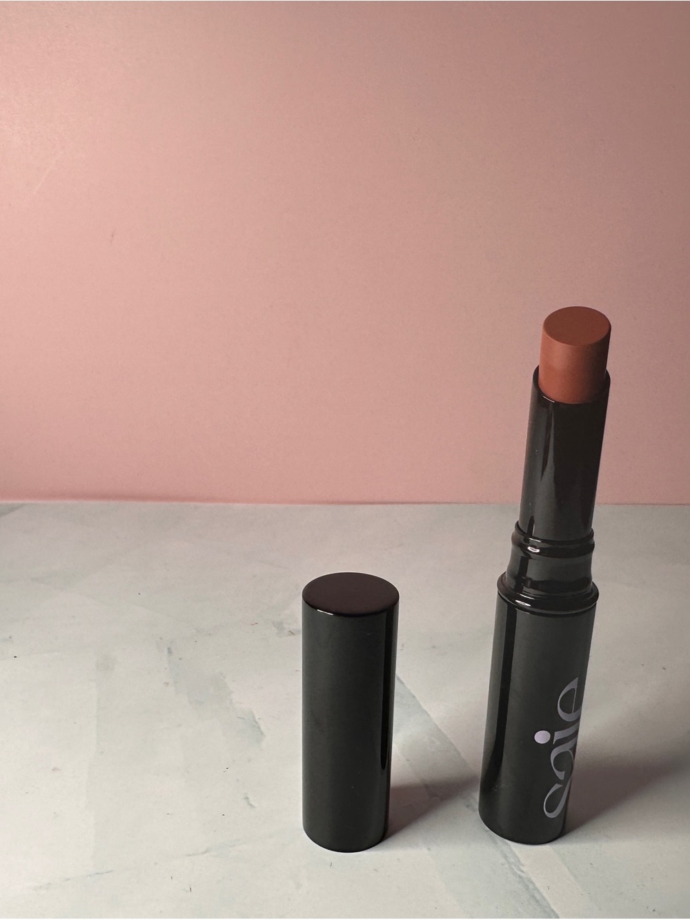 Saie Creamy Nude Brown Twist-Up Lipstick - nouveau